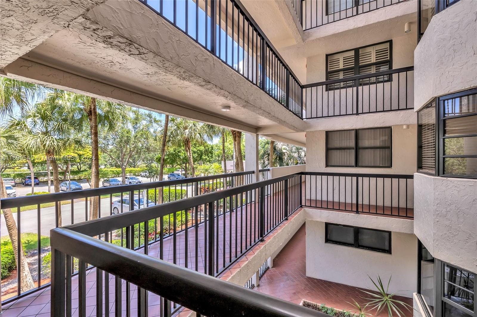 GLENS CONDO - Residential