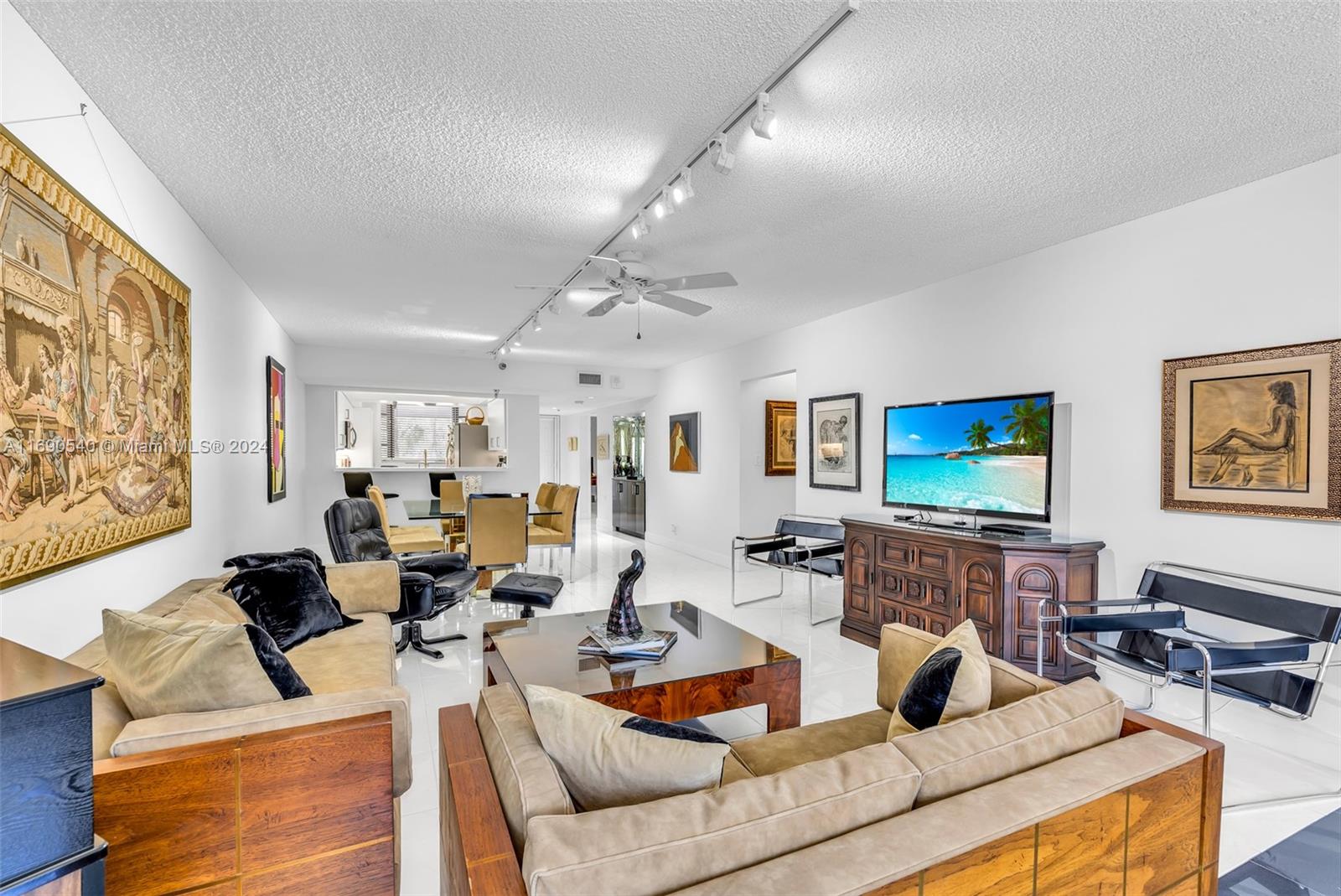 GLENS CONDO - Residential