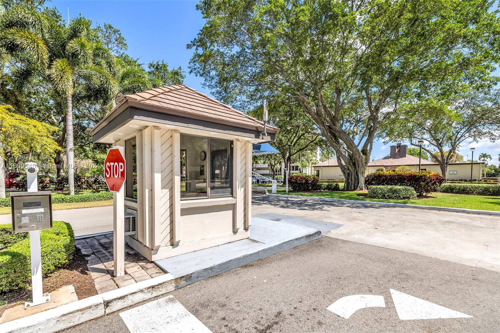 GLENS CONDO - Residential