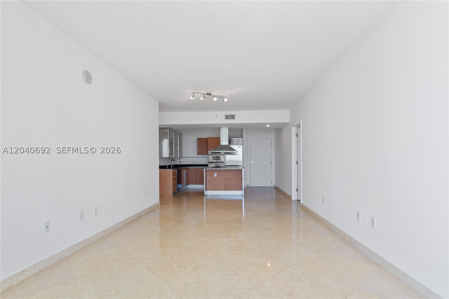 218 SE 14th St 1803