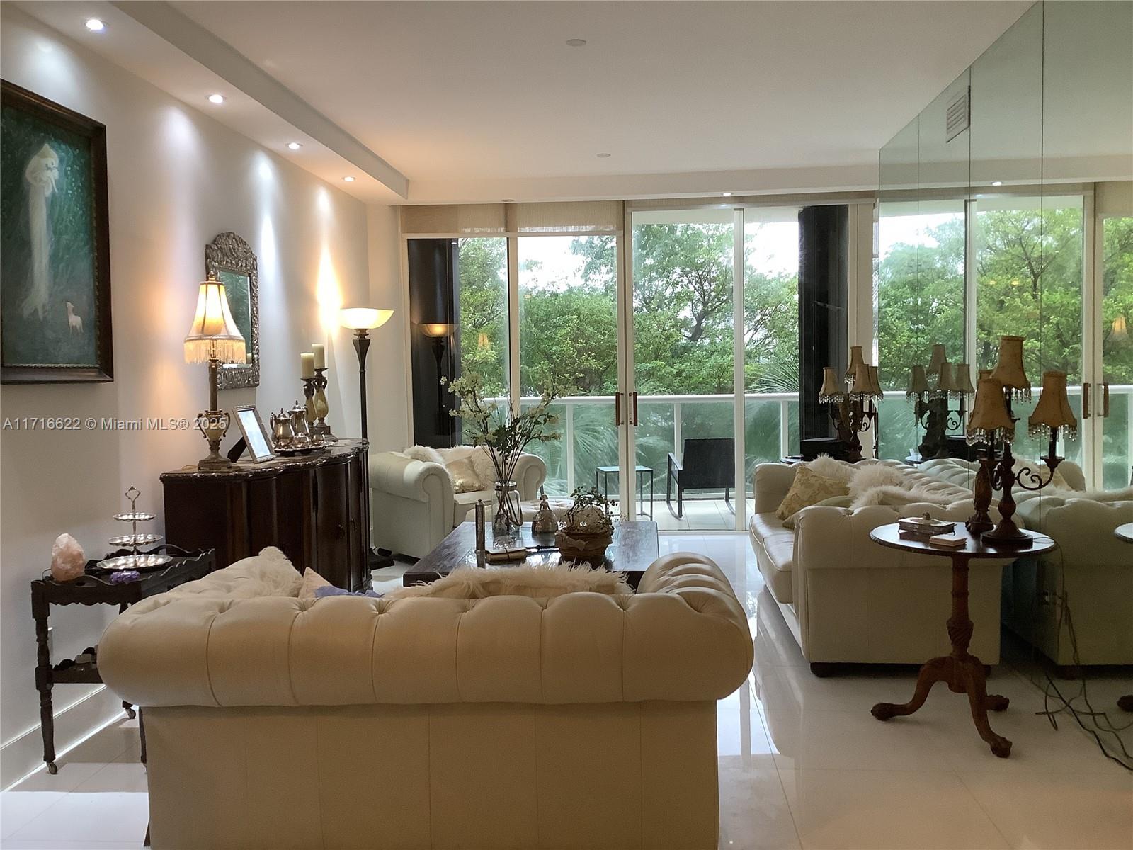 Property for Sale at 4000 Island Blvd W-Ste3, Aventura, Miami-Dade County, Florida - Bedrooms: 1 
Bathrooms: 1  - $380,000