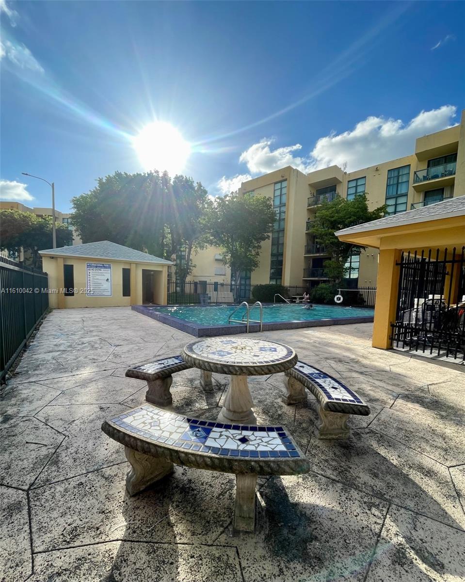 INTERNATIONAL PARK CONDO - Residential