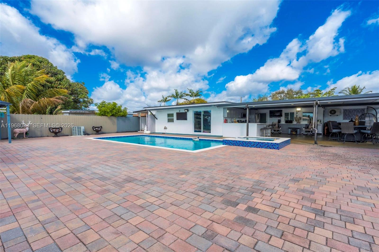 MIAMI GARDENS MANOR SEC 4 - Residential