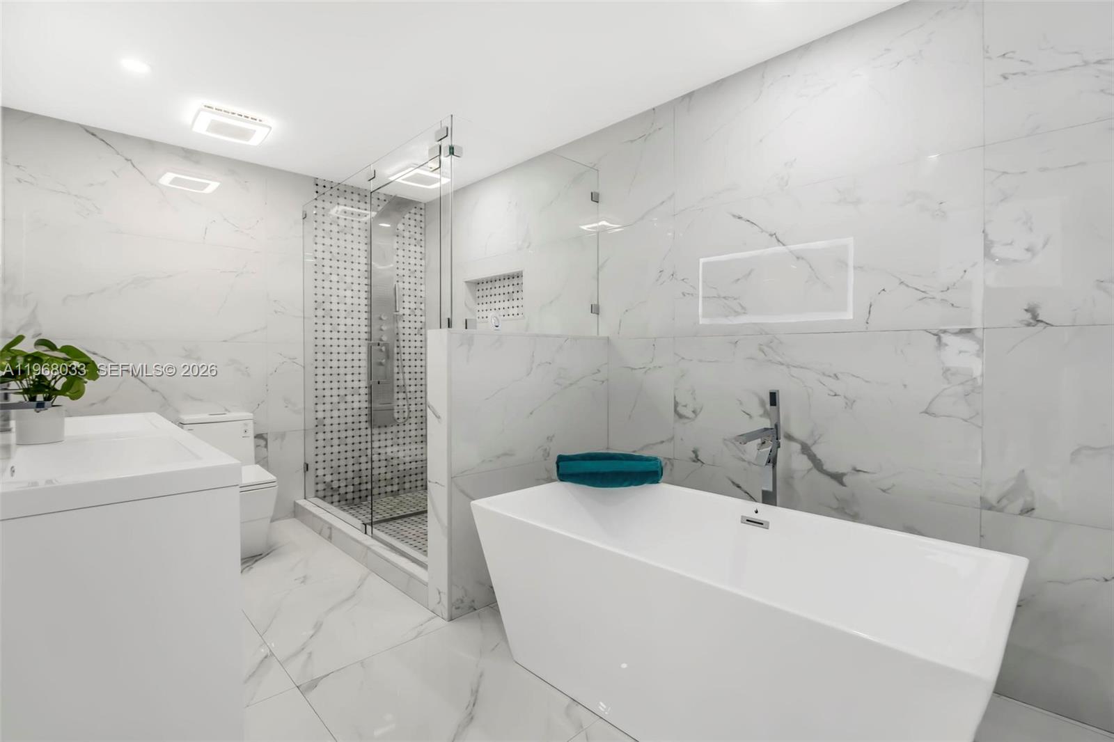 MIAMI GARDENS MANOR SEC 4 - Residential