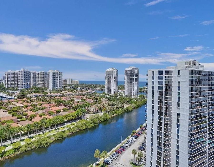 This 21st Floor unit features floor-to-ceiling windows, a large bedroom, Living/Dining/Office combo, plenty of closets and assigned parking spot. The office/den area can be closed off to make a 2nd bedroom. Amenities include common areas, a large pool & Jacuzzi, a well-equipped gym, sauna, library/reading lounge, canal-side barbecue area with gas grills, and a 24/7 lobby attendant. Laundry room/extra storage in the hallway. Eldorado Towers is in the heart of Aventura, minutes to the beach, malls, restaurants, and more!
