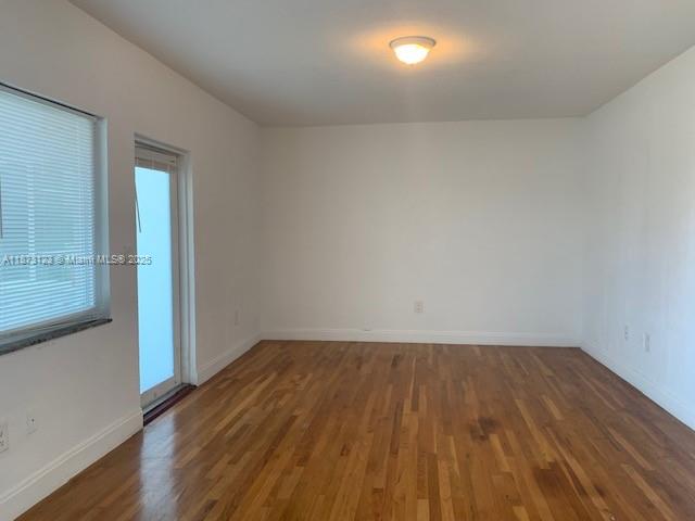 BEAUTIFUL CONDO 1BED/1BATCH LOCATED IN THE DESIRABLE AREA OF MIAMI BEACH JUST STPES FROM THE
BEACH WITH ACCESS TO THE BOAT DOCK. WALKING DISTANCE TO NORMANDY SHOPS AND REASTAURANTS.