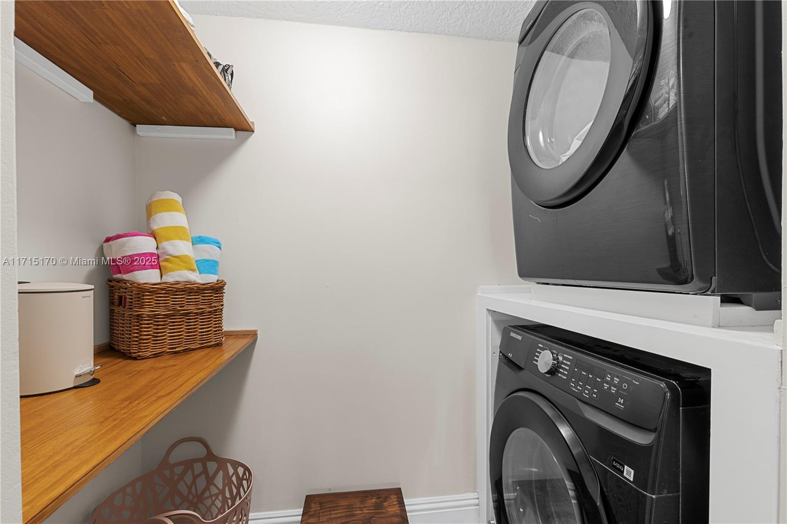 COVE 3RD SEC - Residential Lease