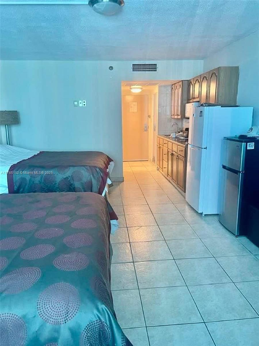 19201 Collins Ave 1022
