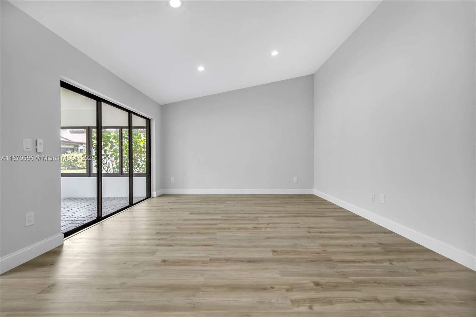 BUTTONWOOD 2 - Residential