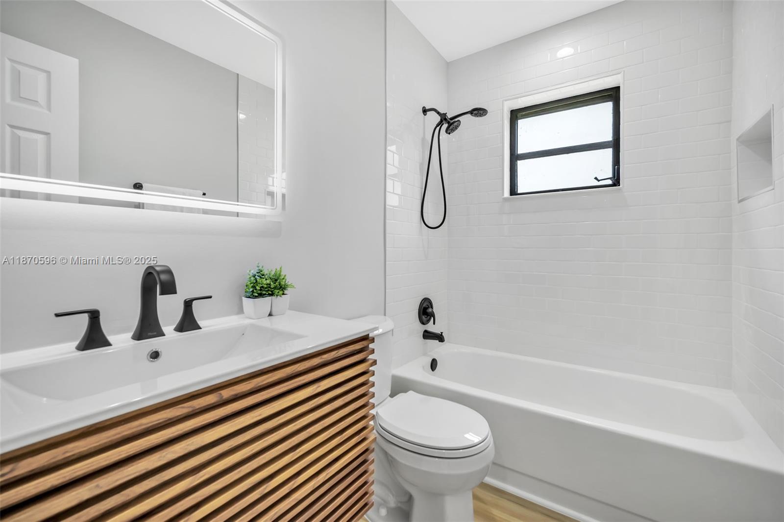 BUTTONWOOD 2 - Residential