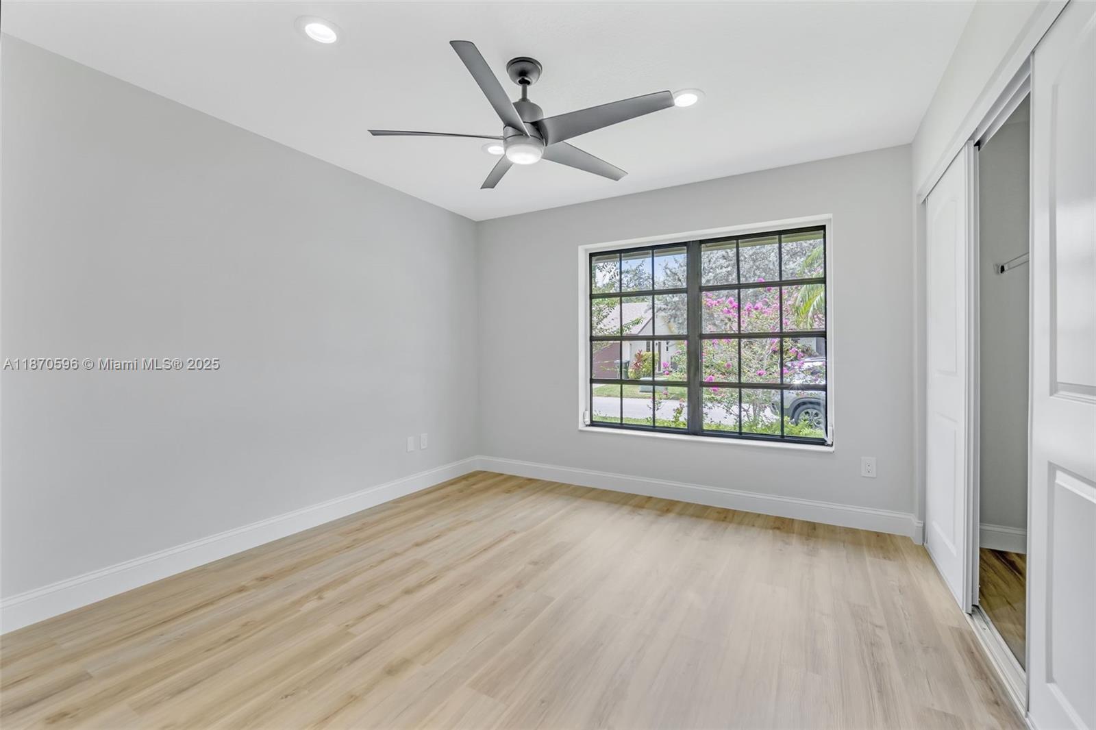 BUTTONWOOD 2 - Residential