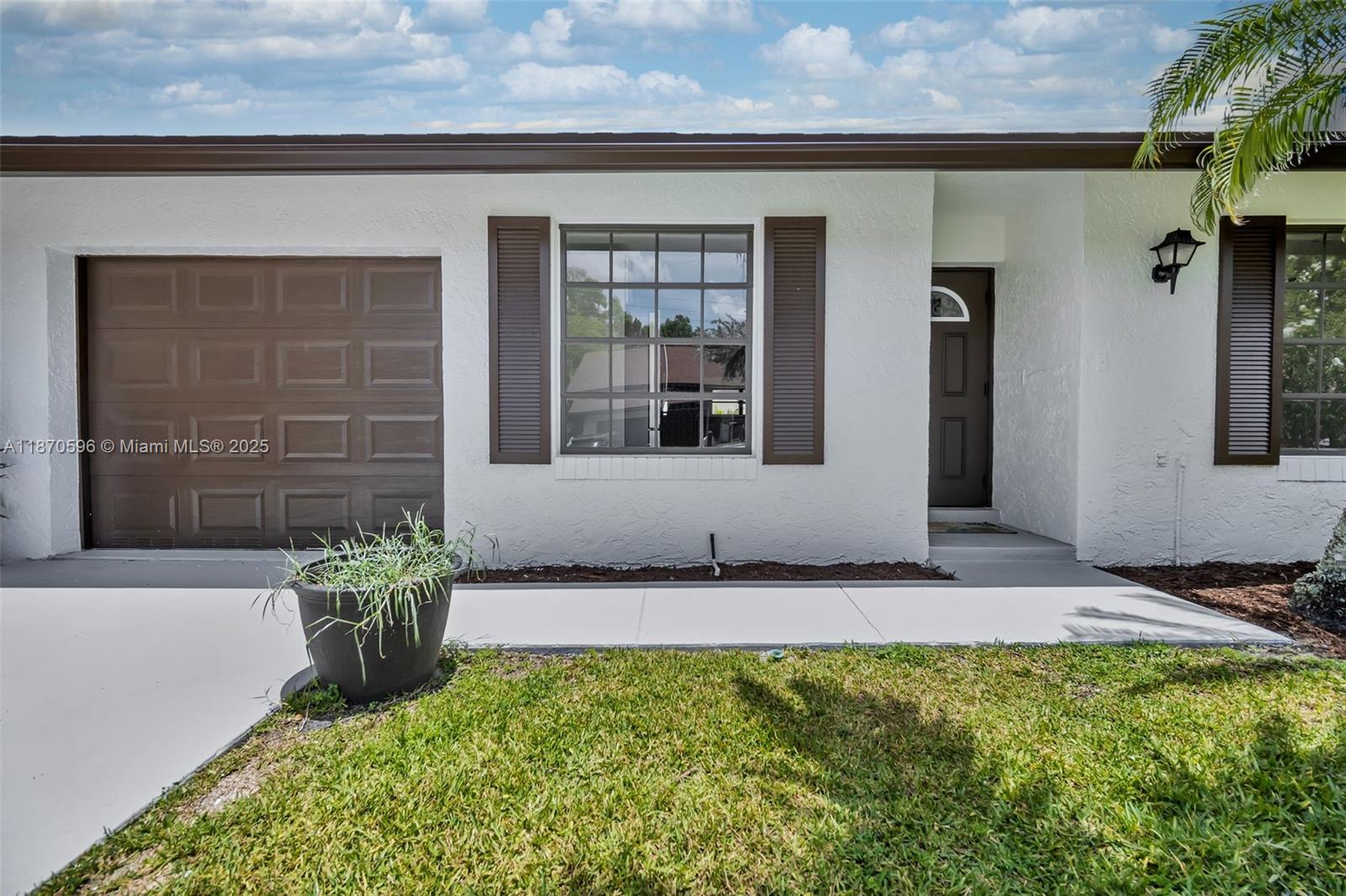 BUTTONWOOD 2 - Residential