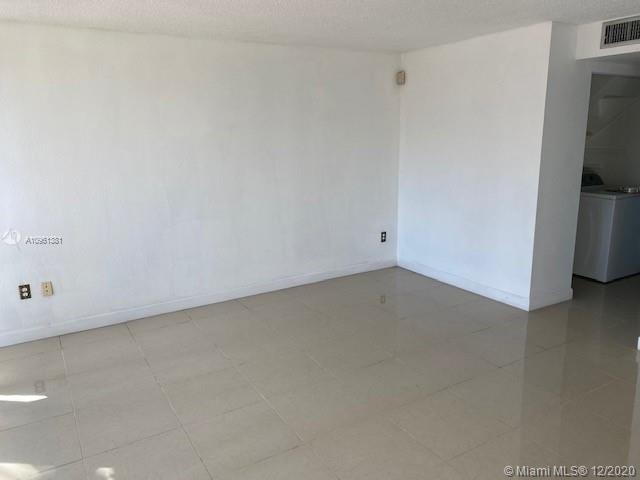 LAKE LAURA CONDO NO 2 - Residential