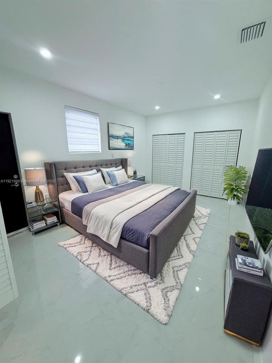 HYDE PARK FIRST SEC - Residential Lease