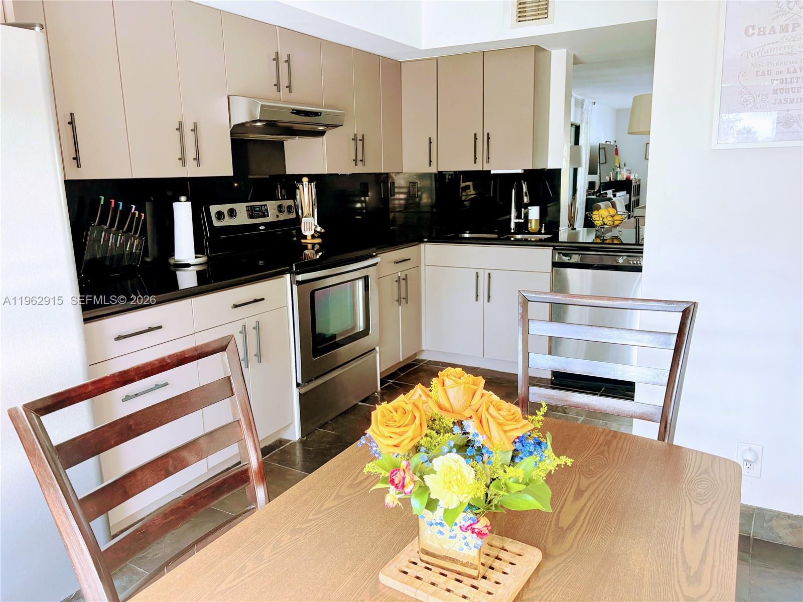 DELVISTA A CONDO - Residential