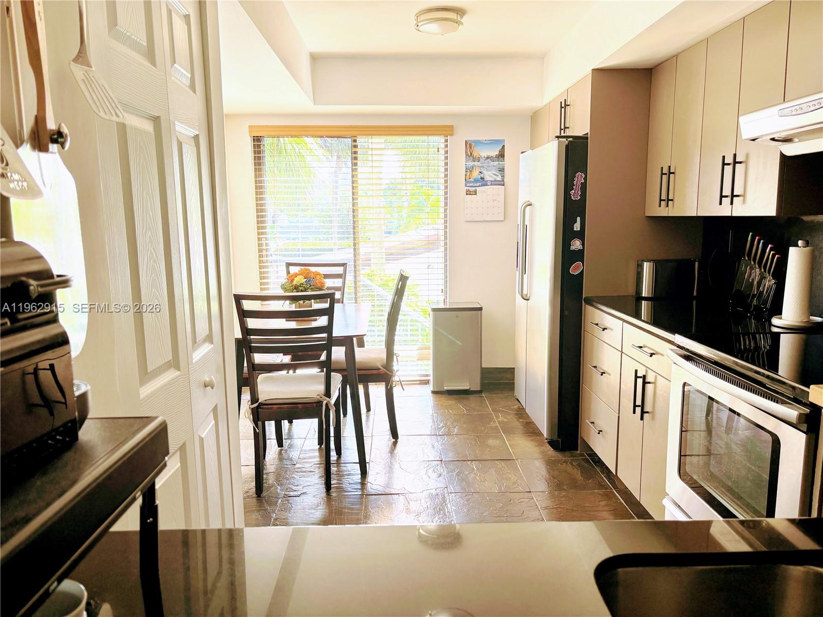 DELVISTA A CONDO - Residential