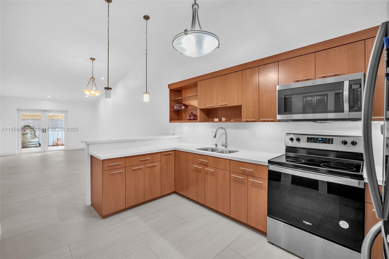 2141 W 53rd St