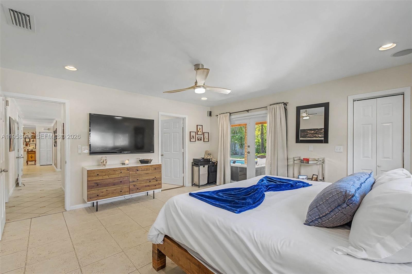 GARDEN GROVES - Residential