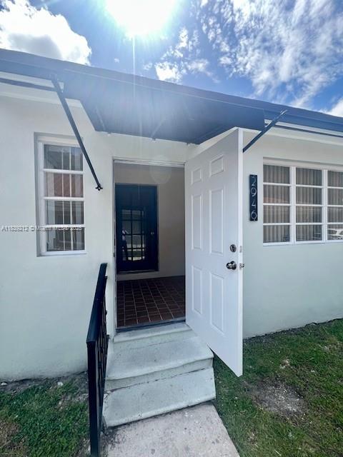 2946 SW 1st St 2946