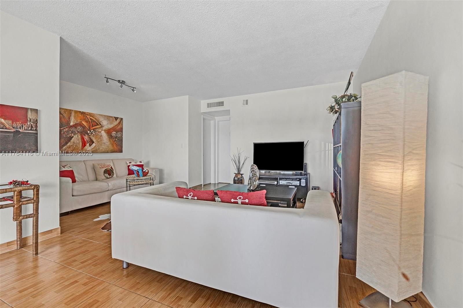 TWELVE PILLARS CO-OP - Residential