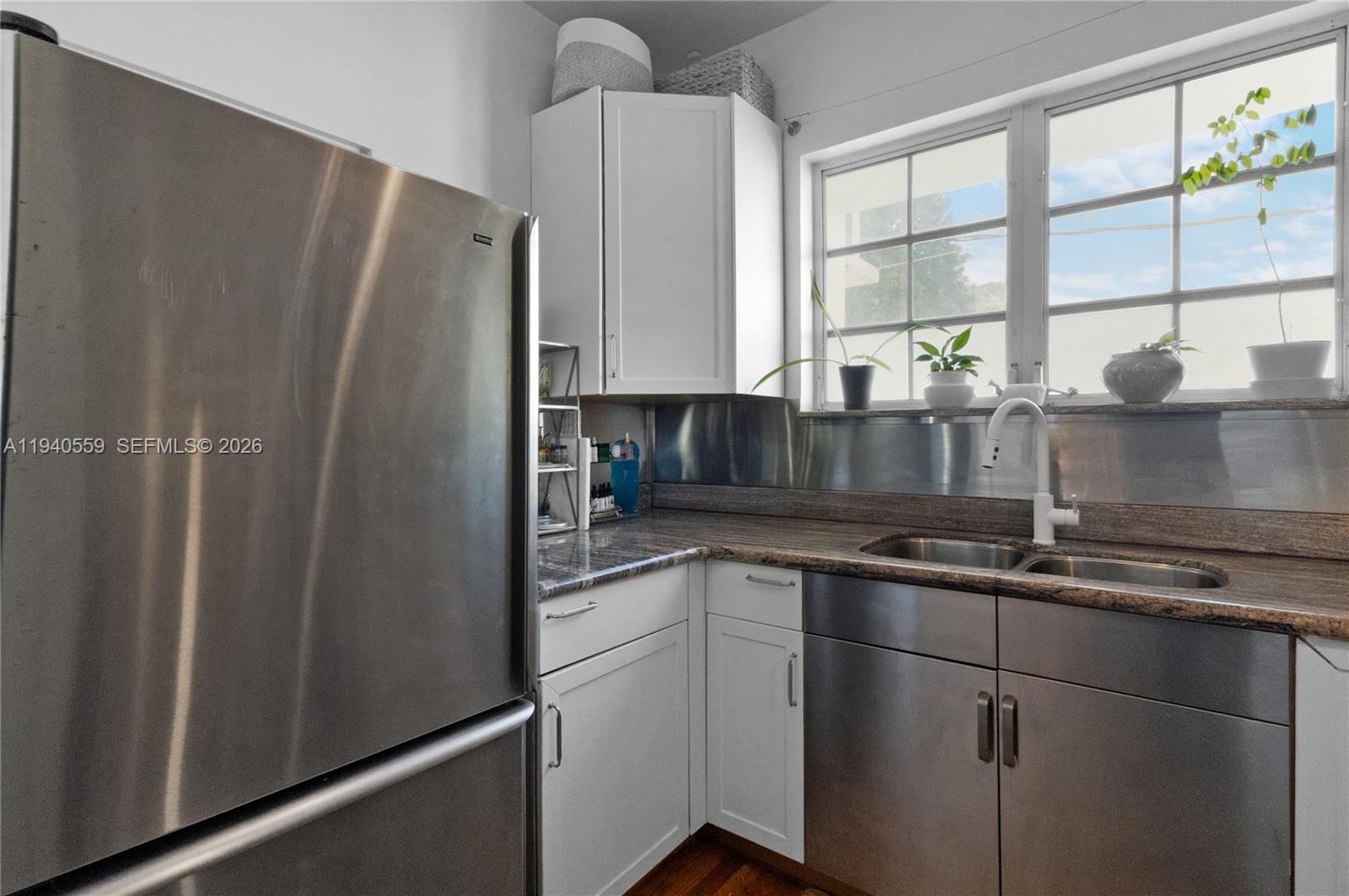 DECOLUX CONDO - Residential