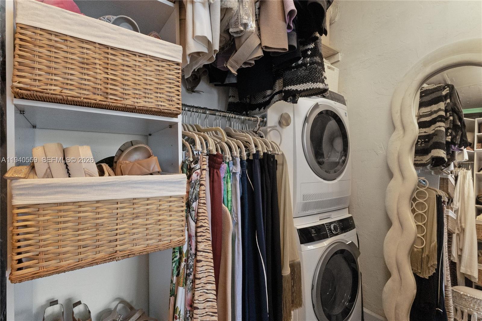 DECOLUX CONDO - Residential