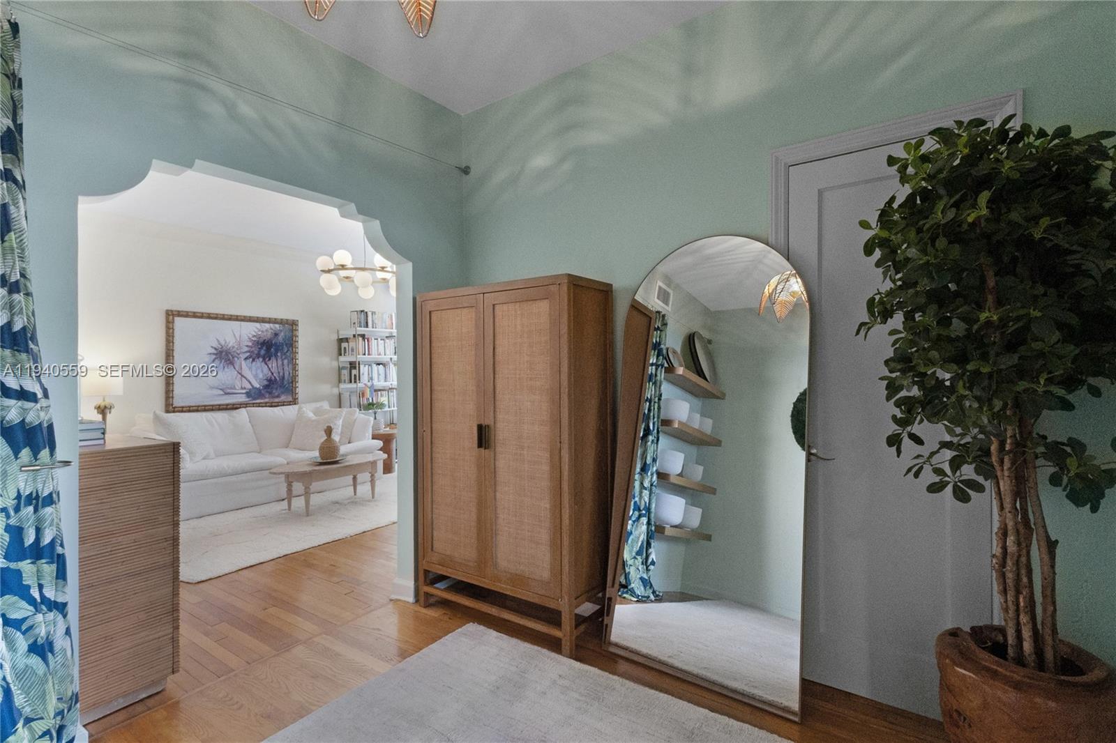 DECOLUX CONDO - Residential