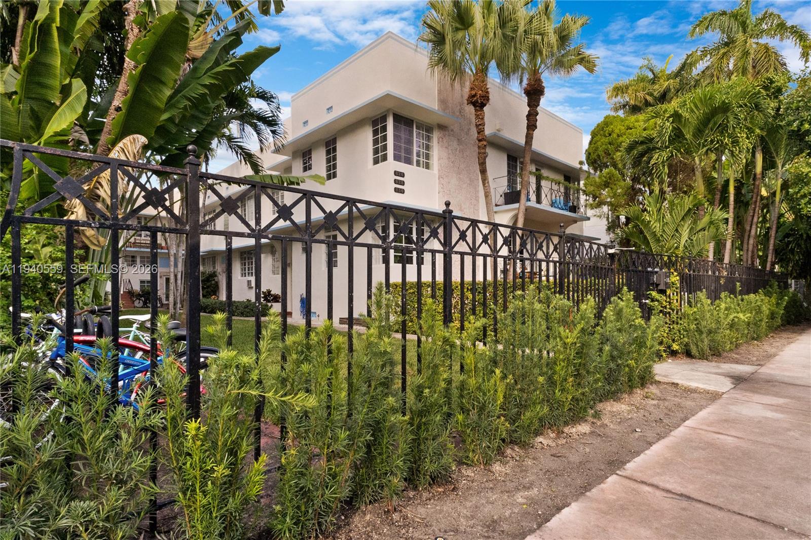 DECOLUX CONDO - Residential