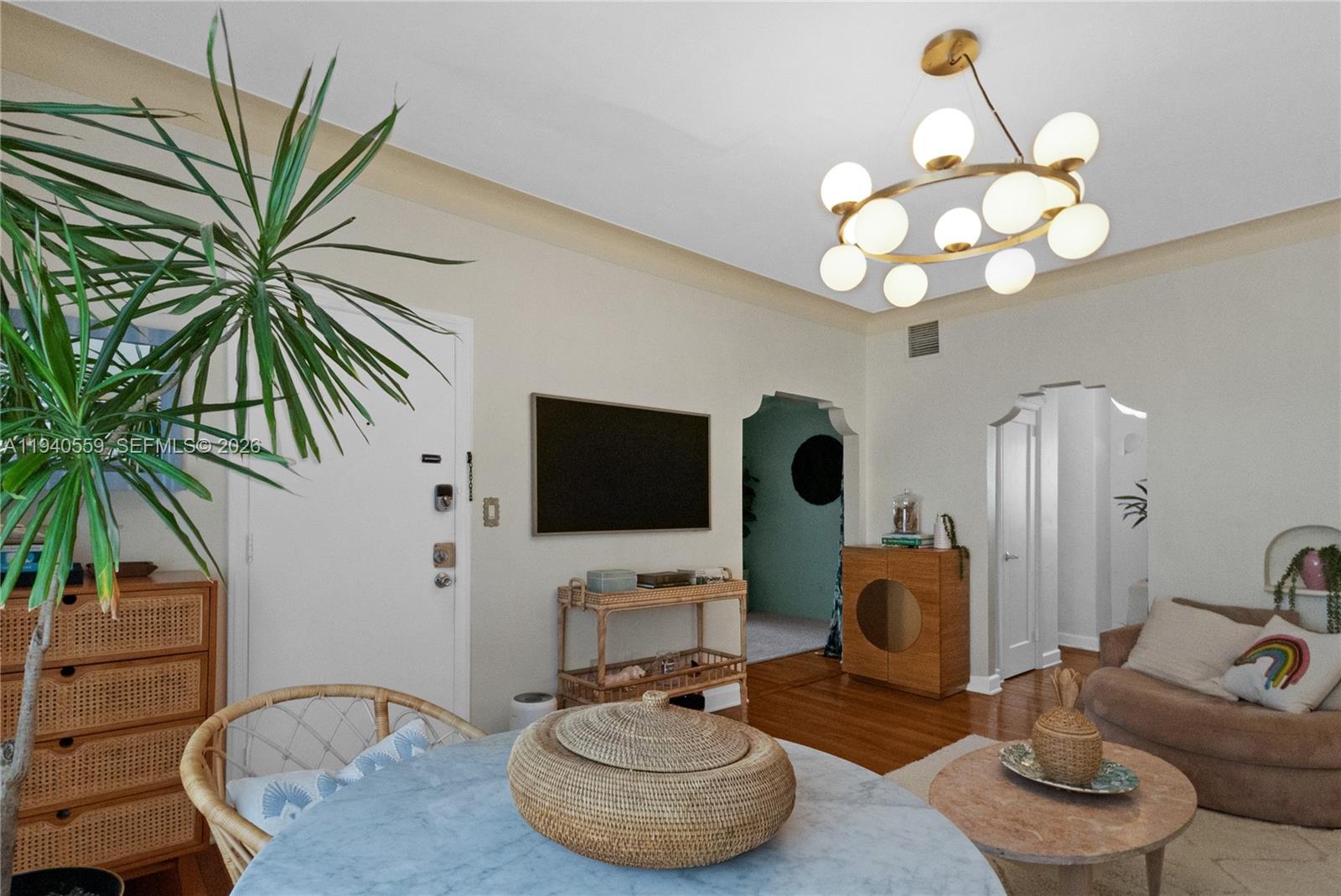 DECOLUX CONDO - Residential