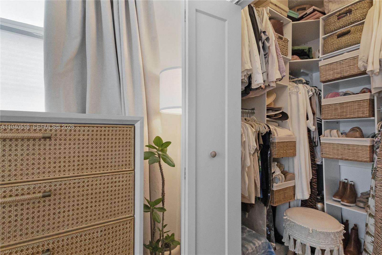 DECOLUX CONDO - Residential