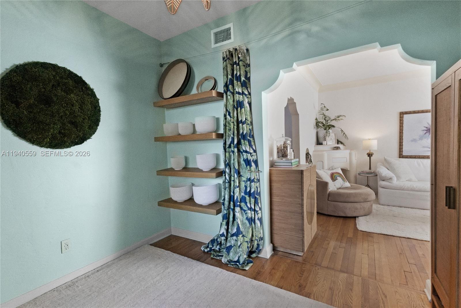 DECOLUX CONDO - Residential