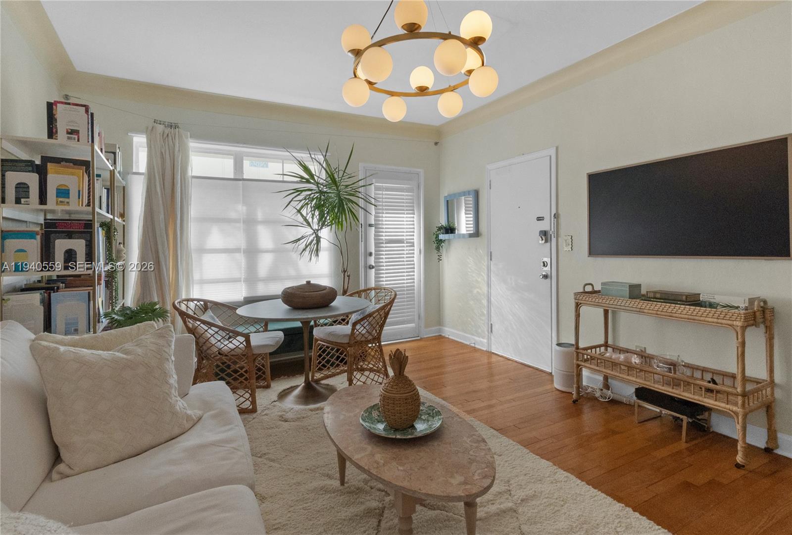 DECOLUX CONDO - Residential