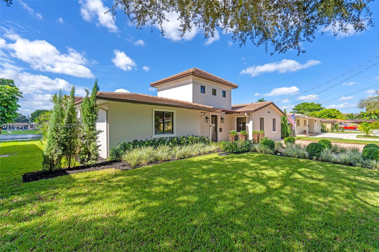 MIAMI LAKES SEC 3 - Residential