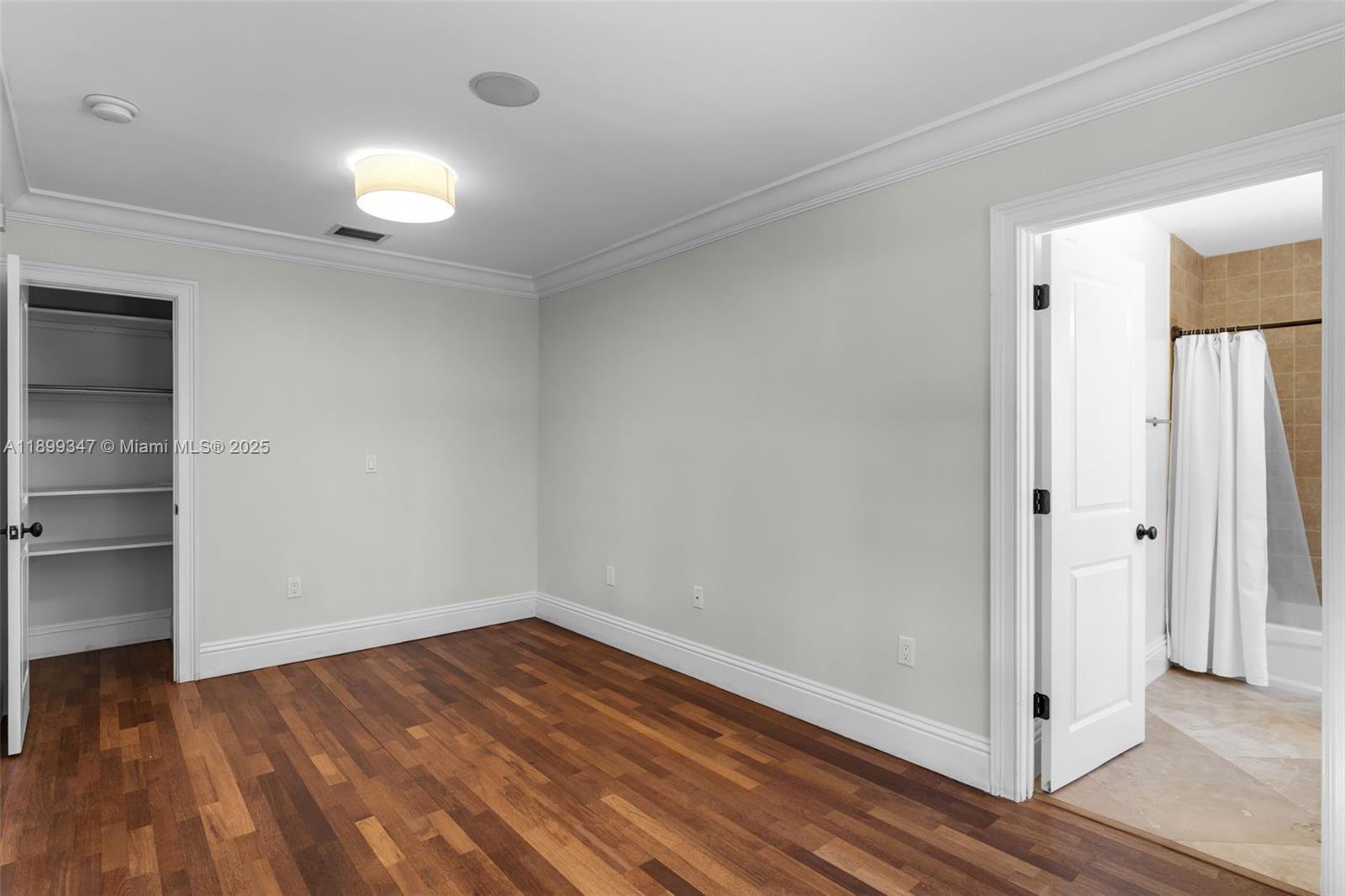 MIAMI LAKES SEC 3 - Residential