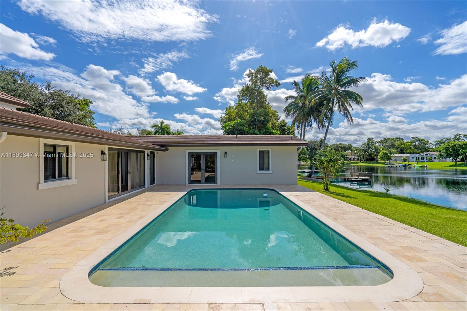 MIAMI LAKES SEC 3 - Residential