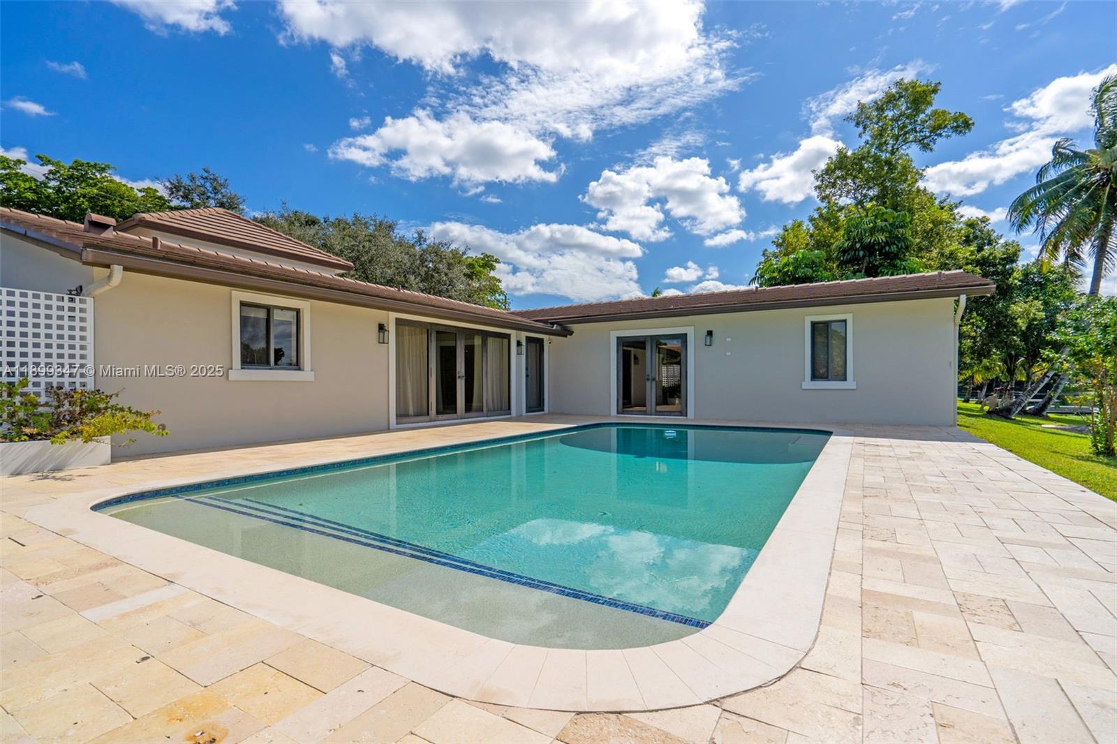 MIAMI LAKES SEC 3 - Residential