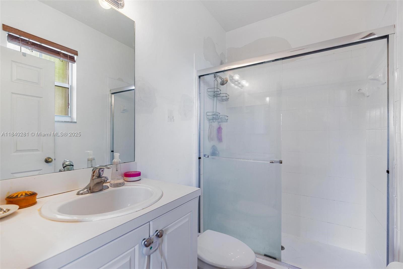 THE SHORES CONDO NO 1 - Residential