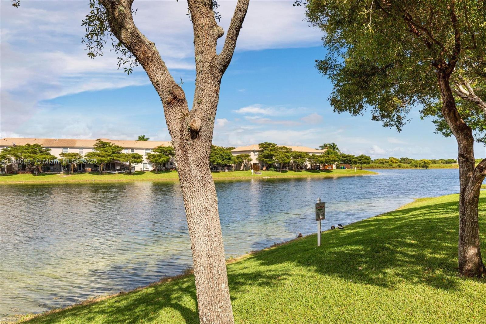 THE SHORES CONDO NO 1 - Residential