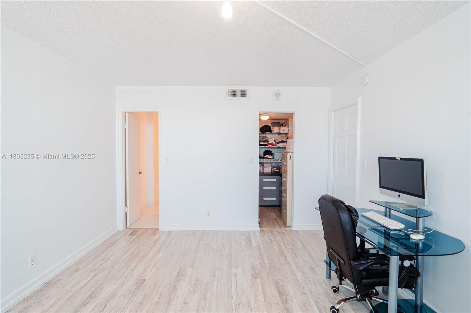 IMPERIAL TOWERS CONDO - Residential