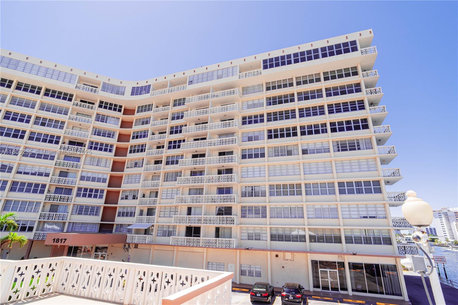 IMPERIAL TOWERS CONDO - Residential
