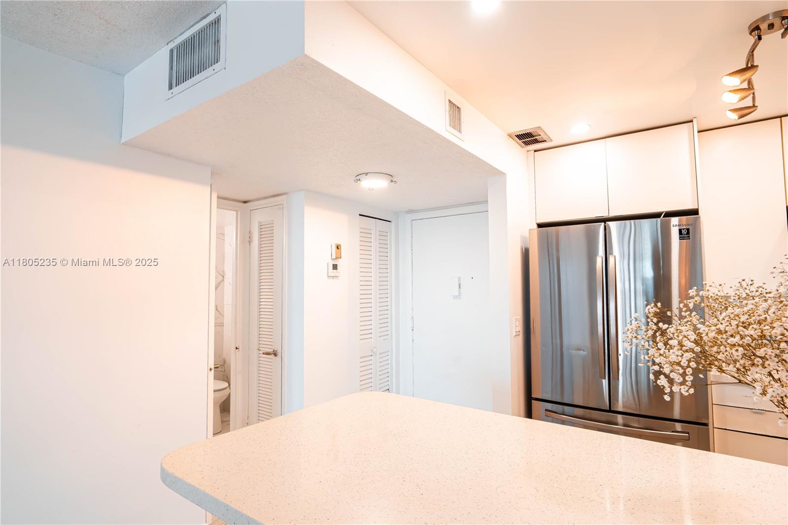 IMPERIAL TOWERS CONDO - Residential