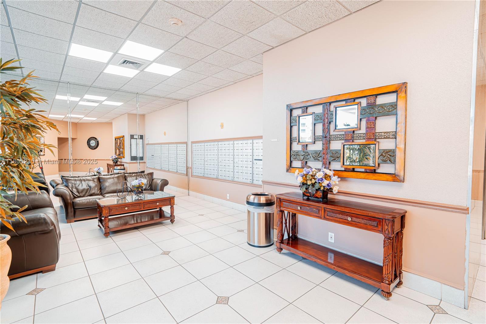 IMPERIAL TOWERS CONDO - Residential