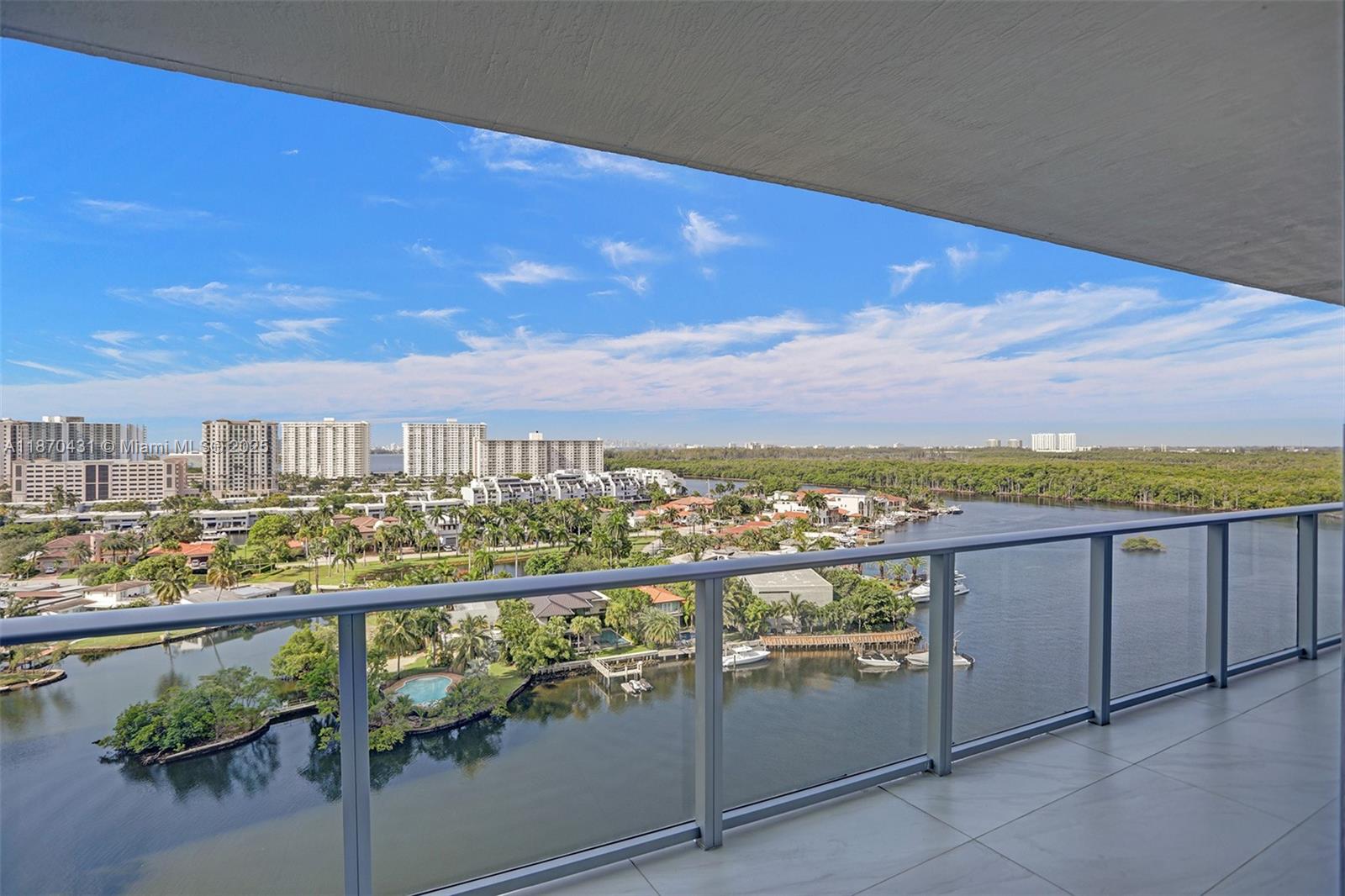 PARQUE TOWERS CONDO - Residential