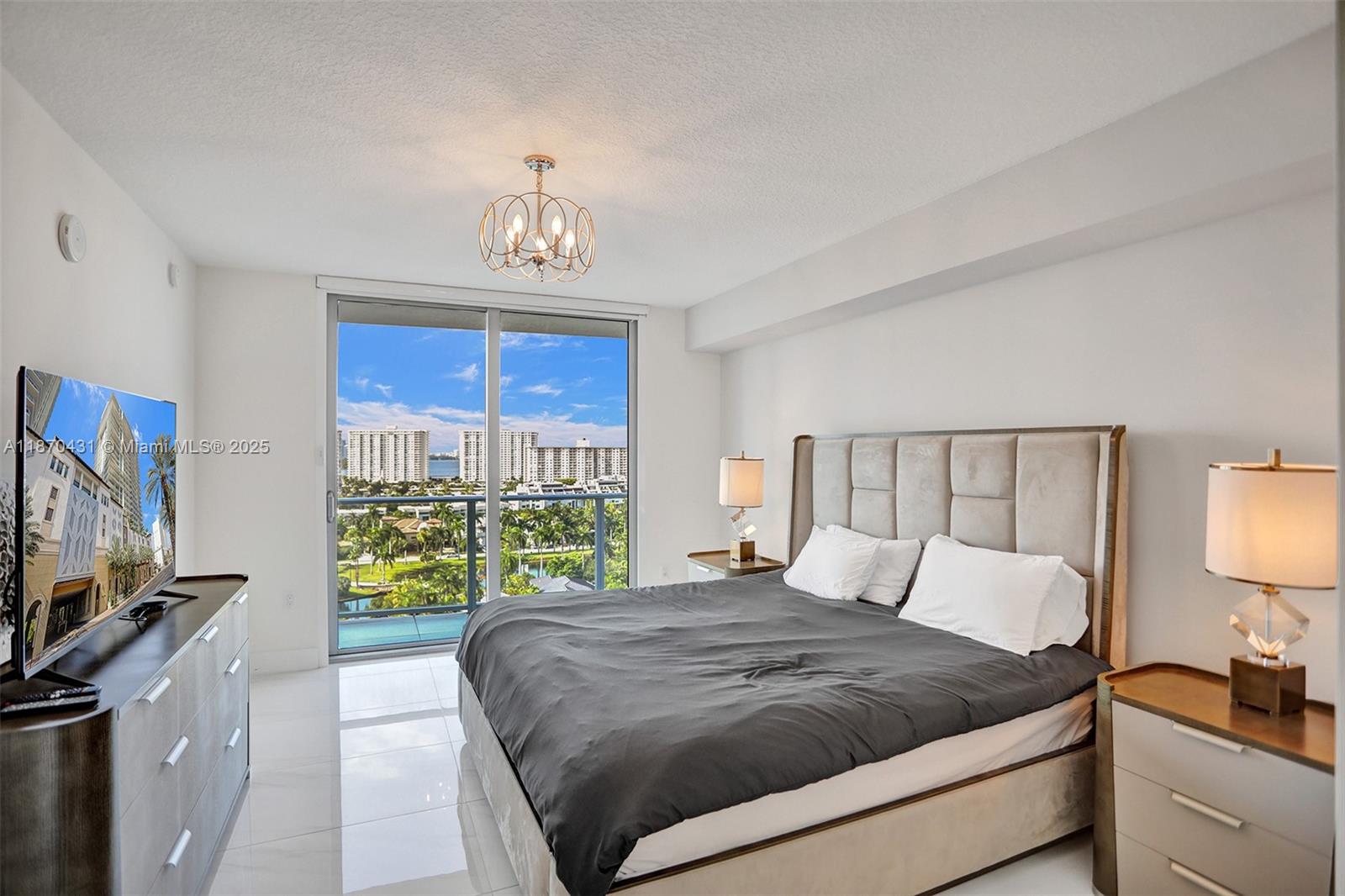 PARQUE TOWERS CONDO - Residential