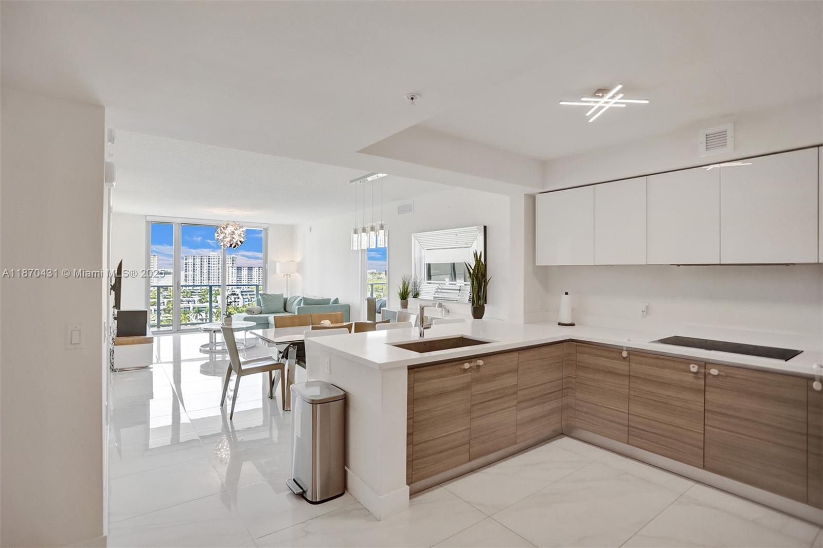 PARQUE TOWERS CONDO - Residential