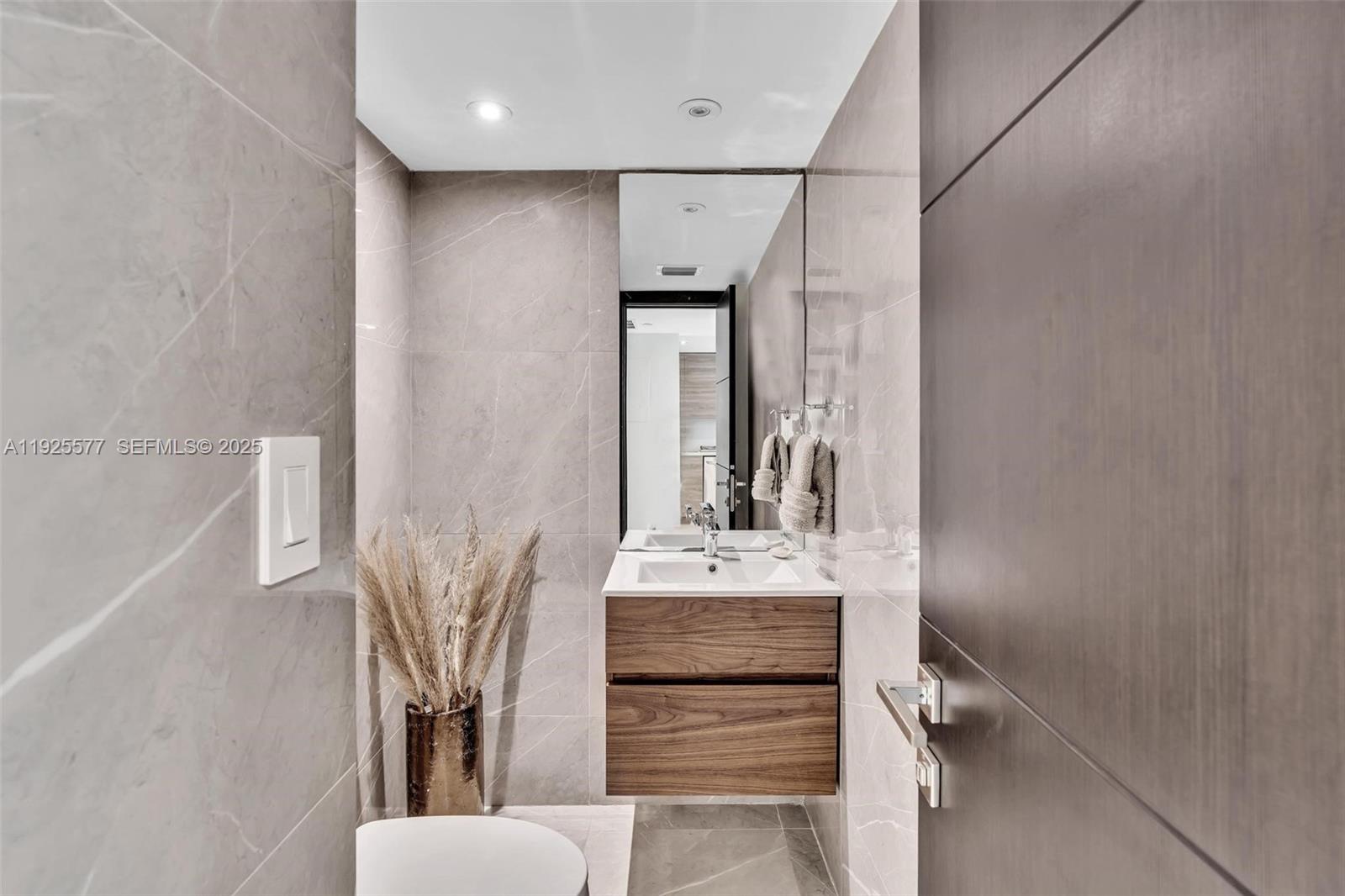 BRICKELL PLACE CONDO - Residential