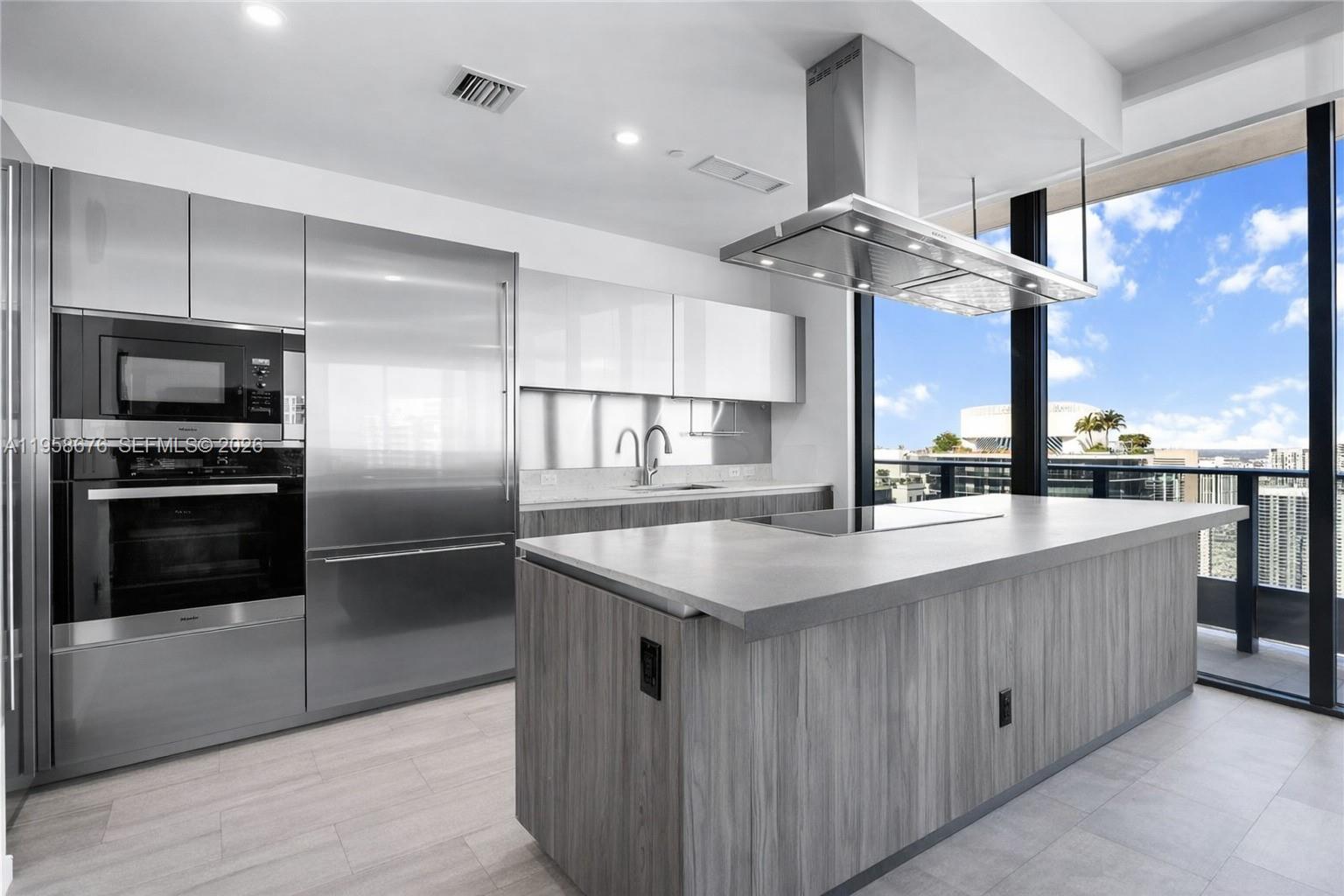 1000 Brickell Plz PH5408