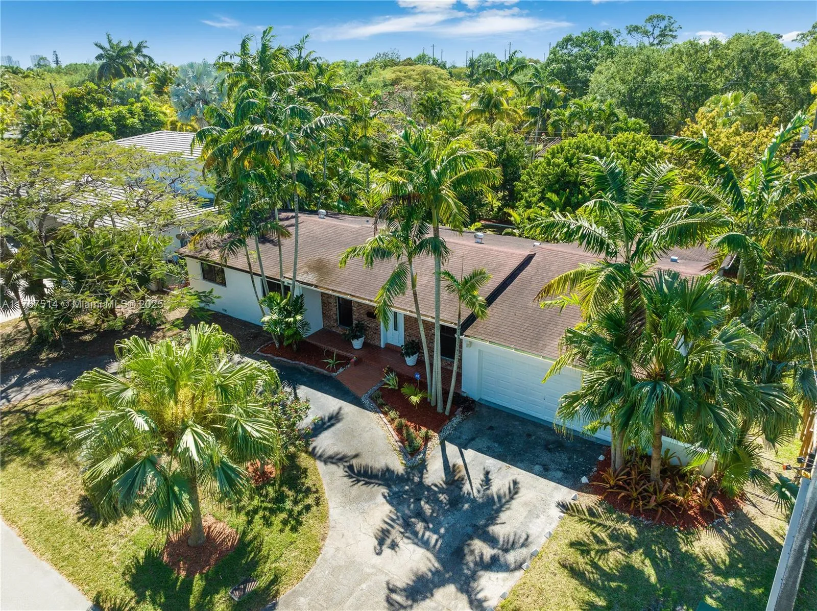 South Miami, Florida 33143, United States, 4 Bedrooms Bedrooms, ,3 BathroomsBathrooms,Residential,Active,93609