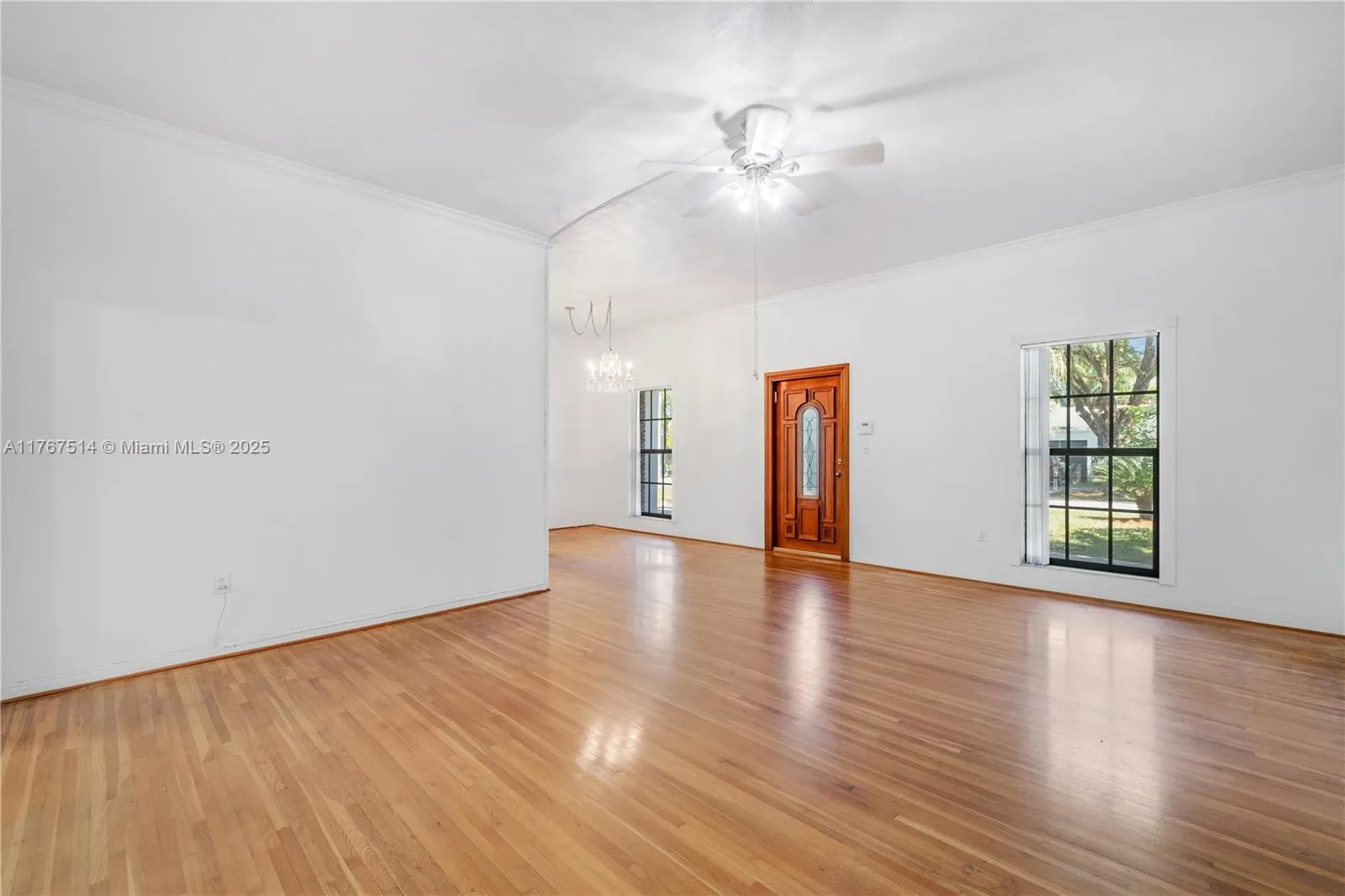 South Miami, Florida 33143, United States, 4 Bedrooms Bedrooms, ,3 BathroomsBathrooms,Residential,Active,93609