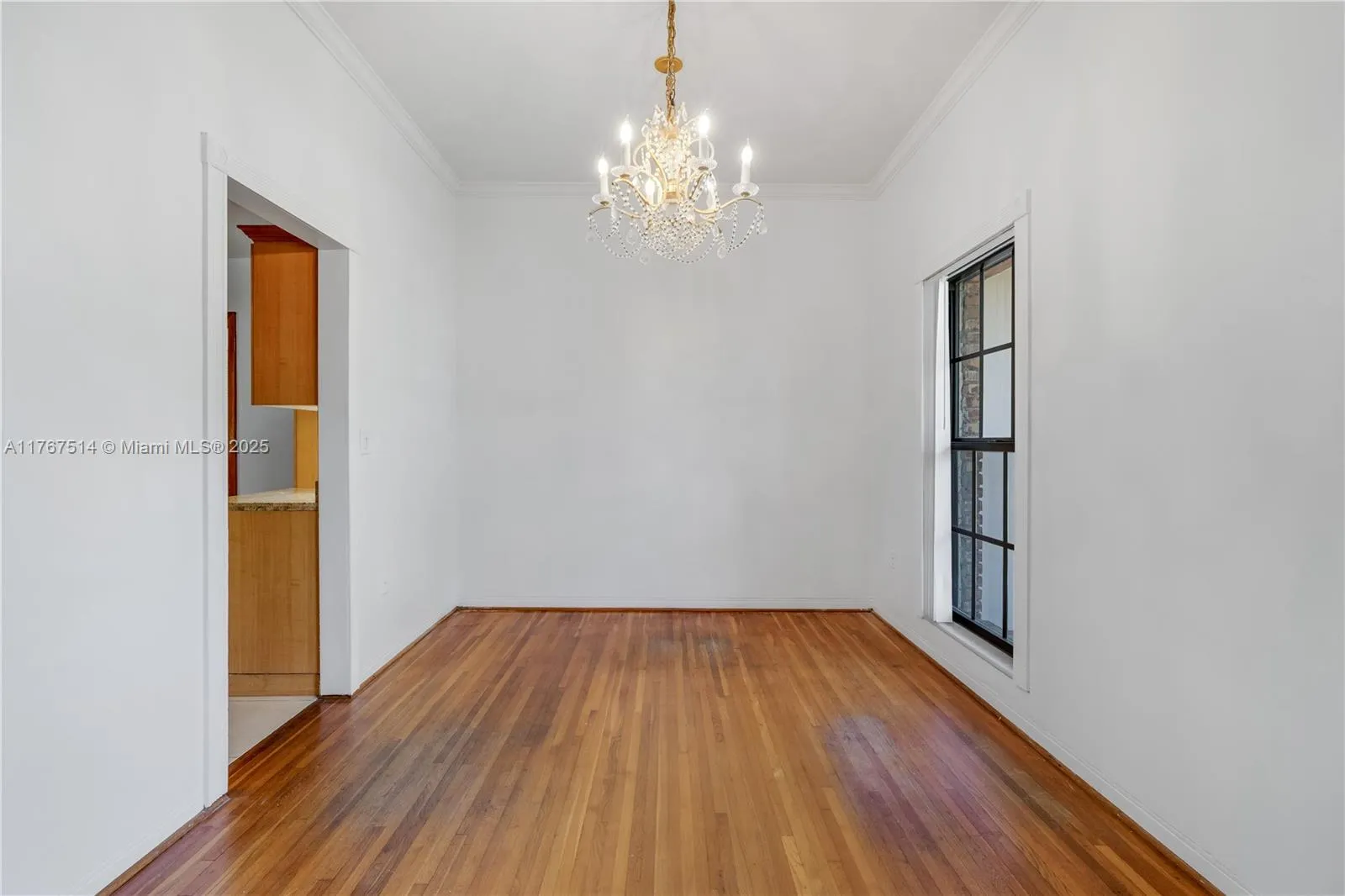 South Miami, Florida 33143, United States, 4 Bedrooms Bedrooms, ,3 BathroomsBathrooms,Residential,Active,93609